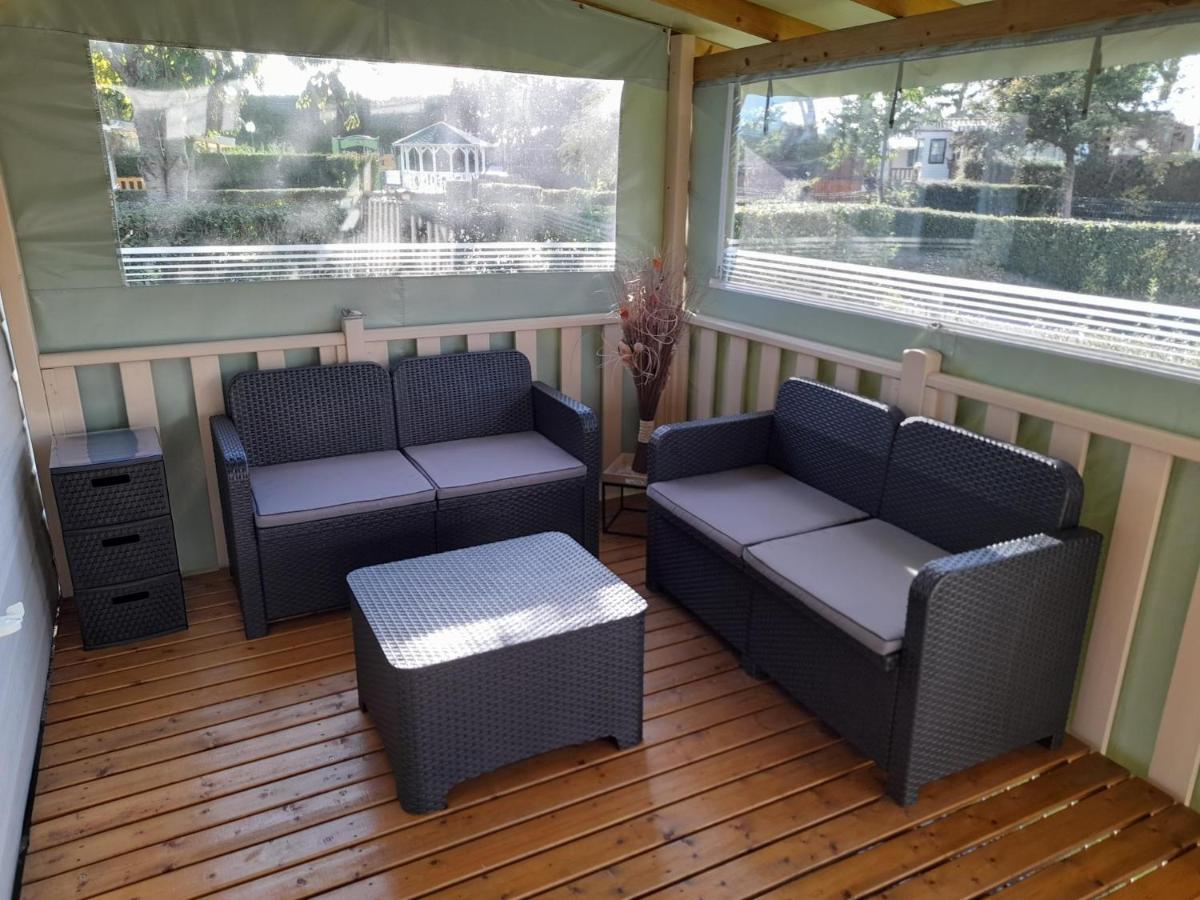 Le Mobile Home Le Victory Situe Au Camping Le Rio 滨海努瓦耶勒 外观 照片