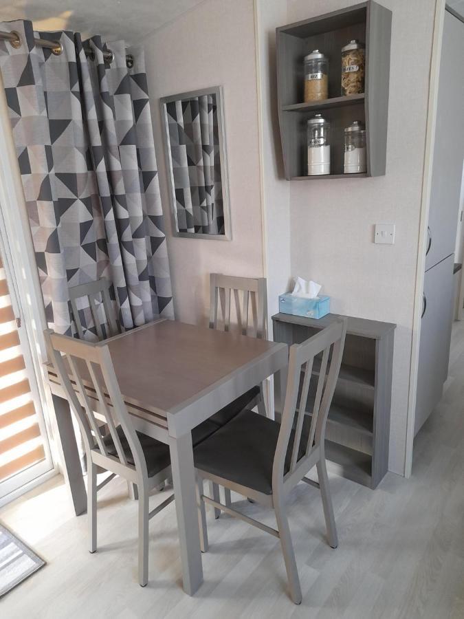Le Mobile Home Le Victory Situe Au Camping Le Rio 滨海努瓦耶勒 外观 照片